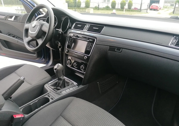 Skoda Superb cena 29999 przebieg: 218000, rok produkcji 2010 z Gniezno małe 436